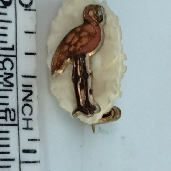 Flamingo Cameo Pin Brooch Pink Enamel Vintage Gold Tone Small 1 inch - Picture 2 of 4